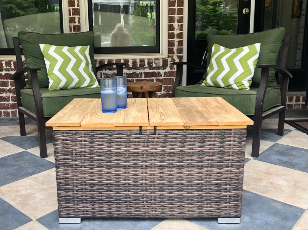 A  Cedar Outdoor Storage Coffee Table